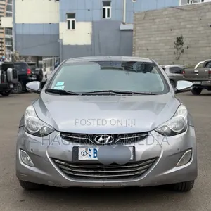 Hyundai Avante 2013 Silver