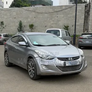Hyundai Avante 2013 Silver