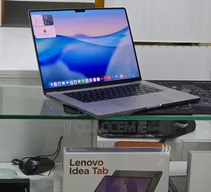 New Laptop Apple MacBook 32GB SSD 1T