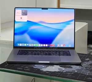 New Laptop Apple MacBook 32GB SSD 1T
