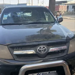 Toyota Hilux 2006 Black