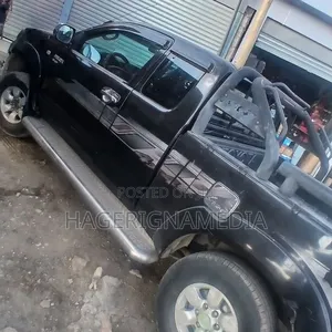 Toyota Hilux 2006 Black