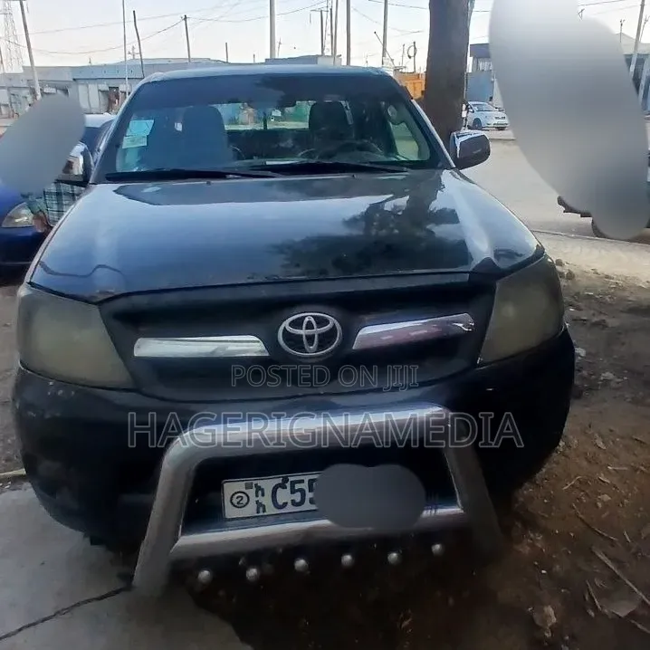 Toyota Hilux 2006 Black