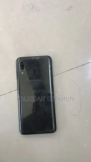 Samsung Galaxy A20 32 GB Black