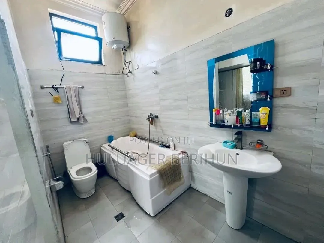 Furnished 3bdrm Villa in Bole for sale