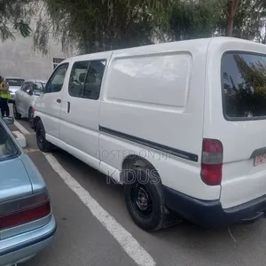 Toyota HiAce 1998 White