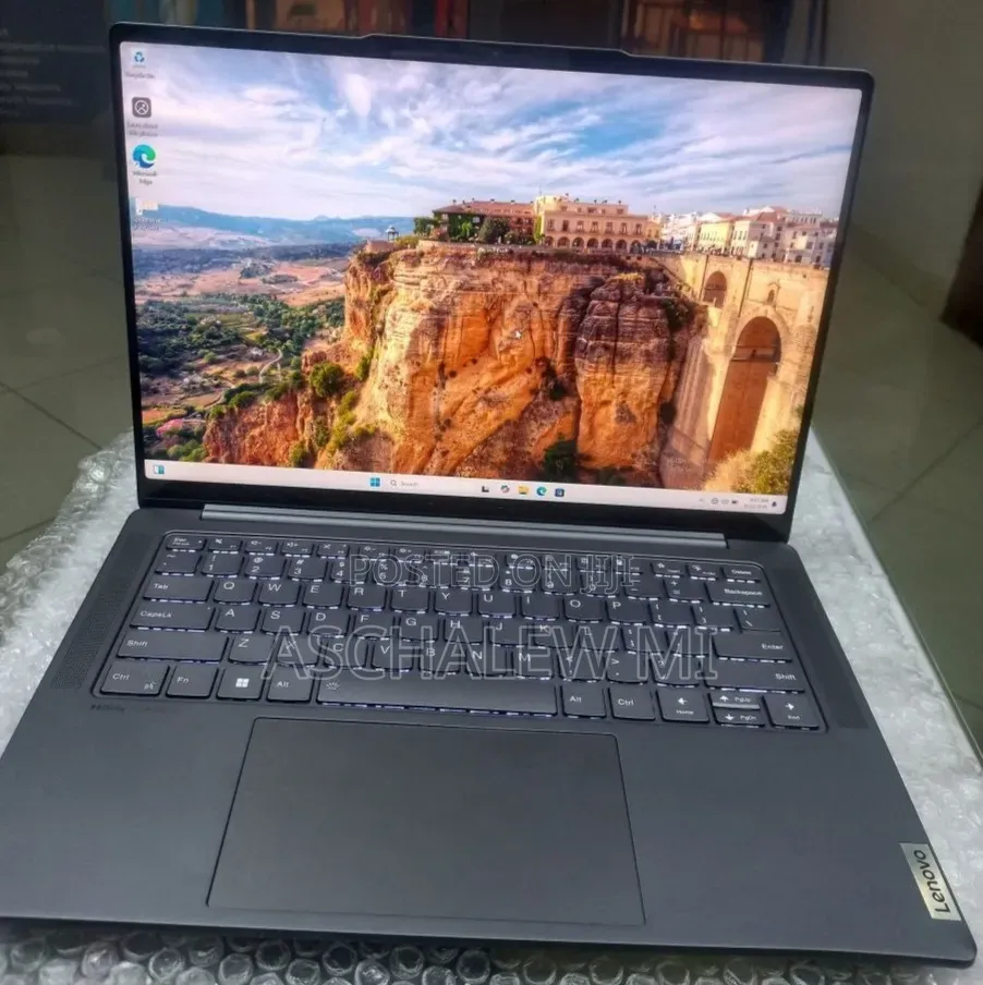 New Laptop Lenovo Yoga 2 16GB AMD Ryzen 7 SSD 1T