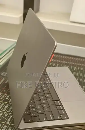 New Laptop Apple MacBook Pro 2021 M1 16GB Apple M1 Pro SSD 512GB
