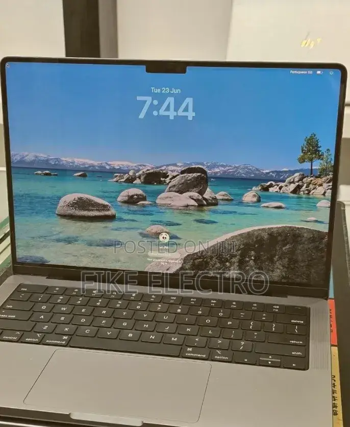 New Laptop Apple MacBook Pro 2021 M1 16GB Apple M1 Pro SSD 512GB