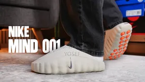 Nike Mind 001