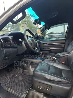 Toyota Hilux 2019 Silver