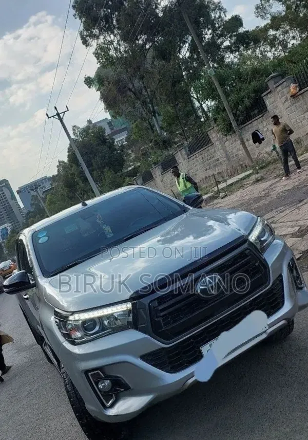 Toyota Hilux 2019 Silver