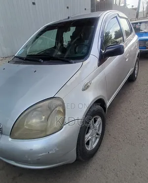 Toyota Yaris 1.4 2002 Silver