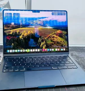 New Laptop Apple MacBook Air 2022 M2 16GB Apple M2 SSD 512GB