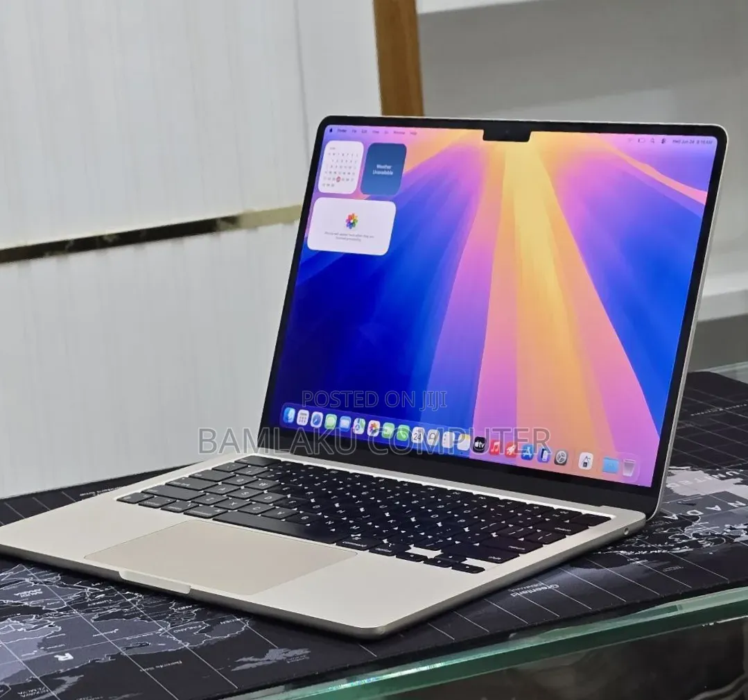 New Laptop Apple MacBook Air 2022 M2 16GB Apple M2 SSD 256GB