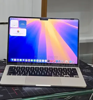 New Laptop Apple MacBook Air 2022 M2 16GB Apple M2 SSD 256GB