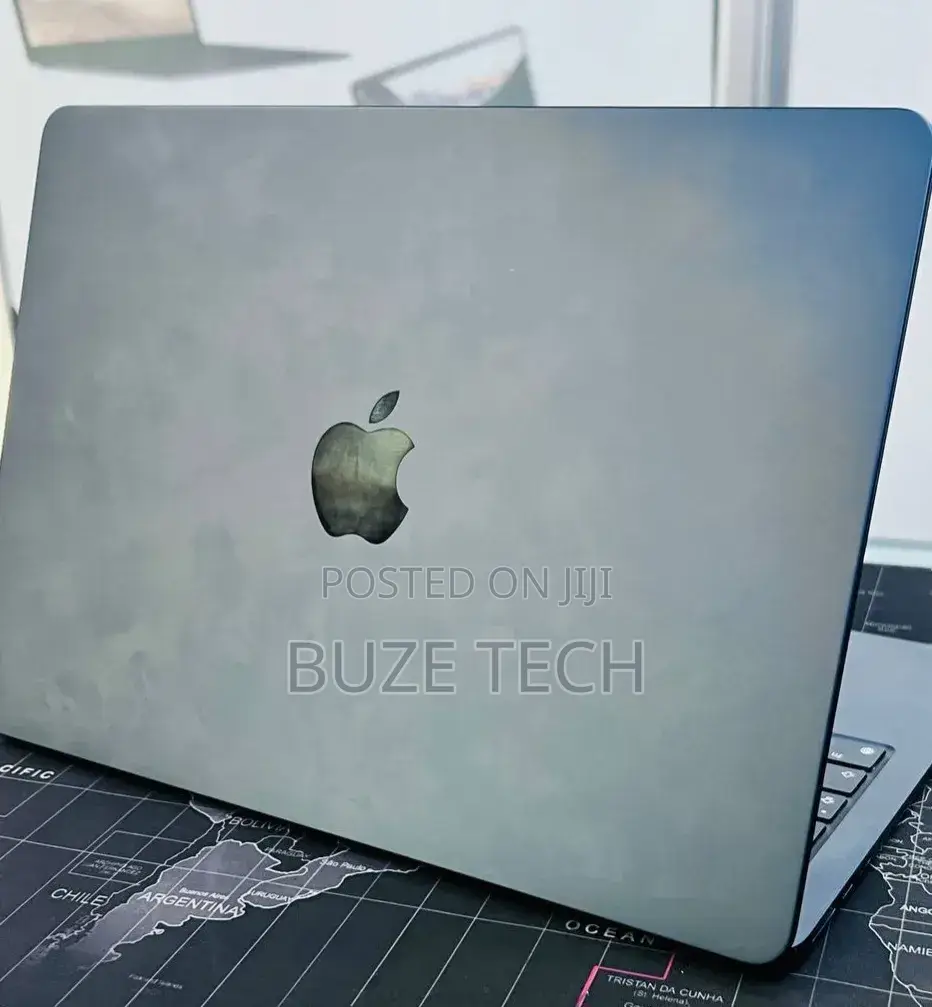 New Laptop Apple MacBook Air 2022 M2 16GB Apple M2 SSD 512GB