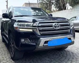Toyota Land Cruiser 4.5 V8 VXR 2018 Black