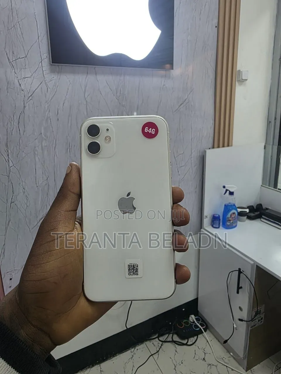 New Apple iPhone 11 64 GB White