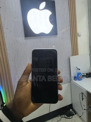 New Apple iPhone 11 64 GB White
