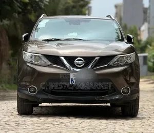 Nissan Qashqai 2017 Brown