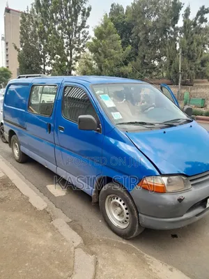 Toyota HiAce 2001 Blue