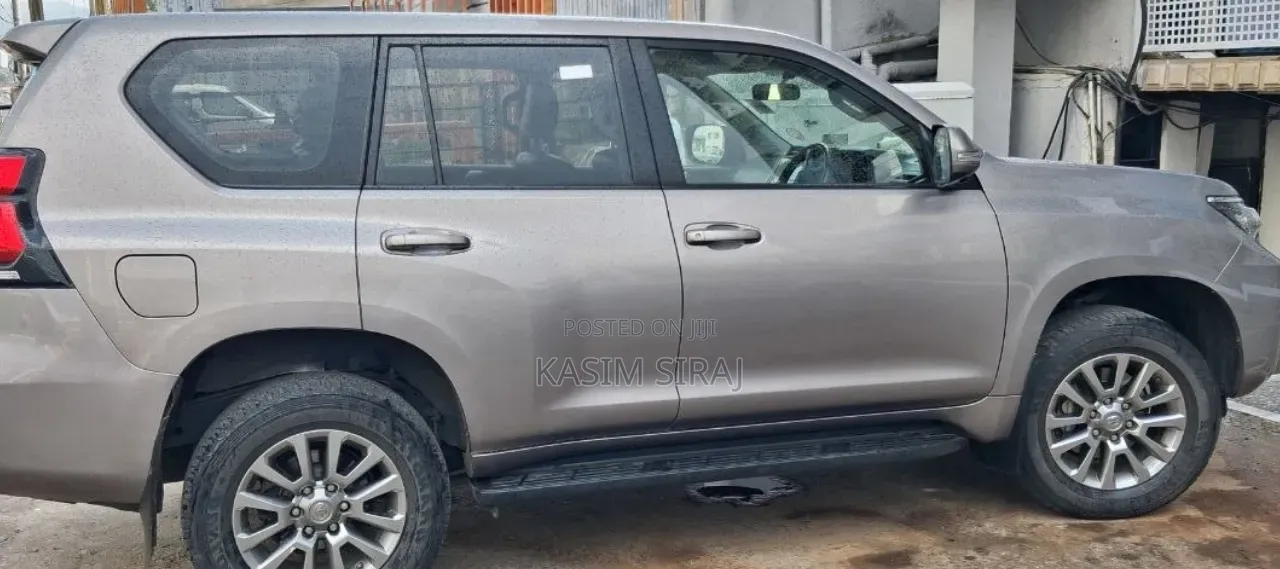 Toyota Land Cruiser Prado 2021 Blue