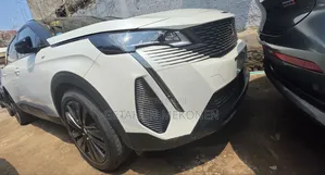 Peugeot 5008 2022 White