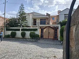 7bdrm House in Addis Abeba, Bole for sale