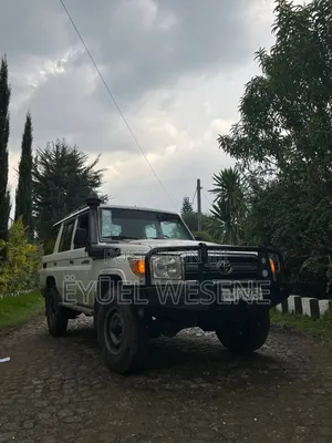 Toyota Land Cruiser 2014 White