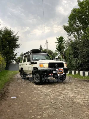Toyota Land Cruiser 2014 White