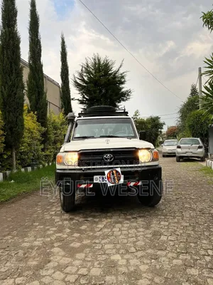 Toyota Land Cruiser 2014 White