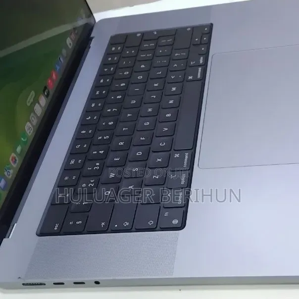 New Laptop Apple MacBook Pro 2021 M1 Max 64GB Apple M1 Max SSD 1T