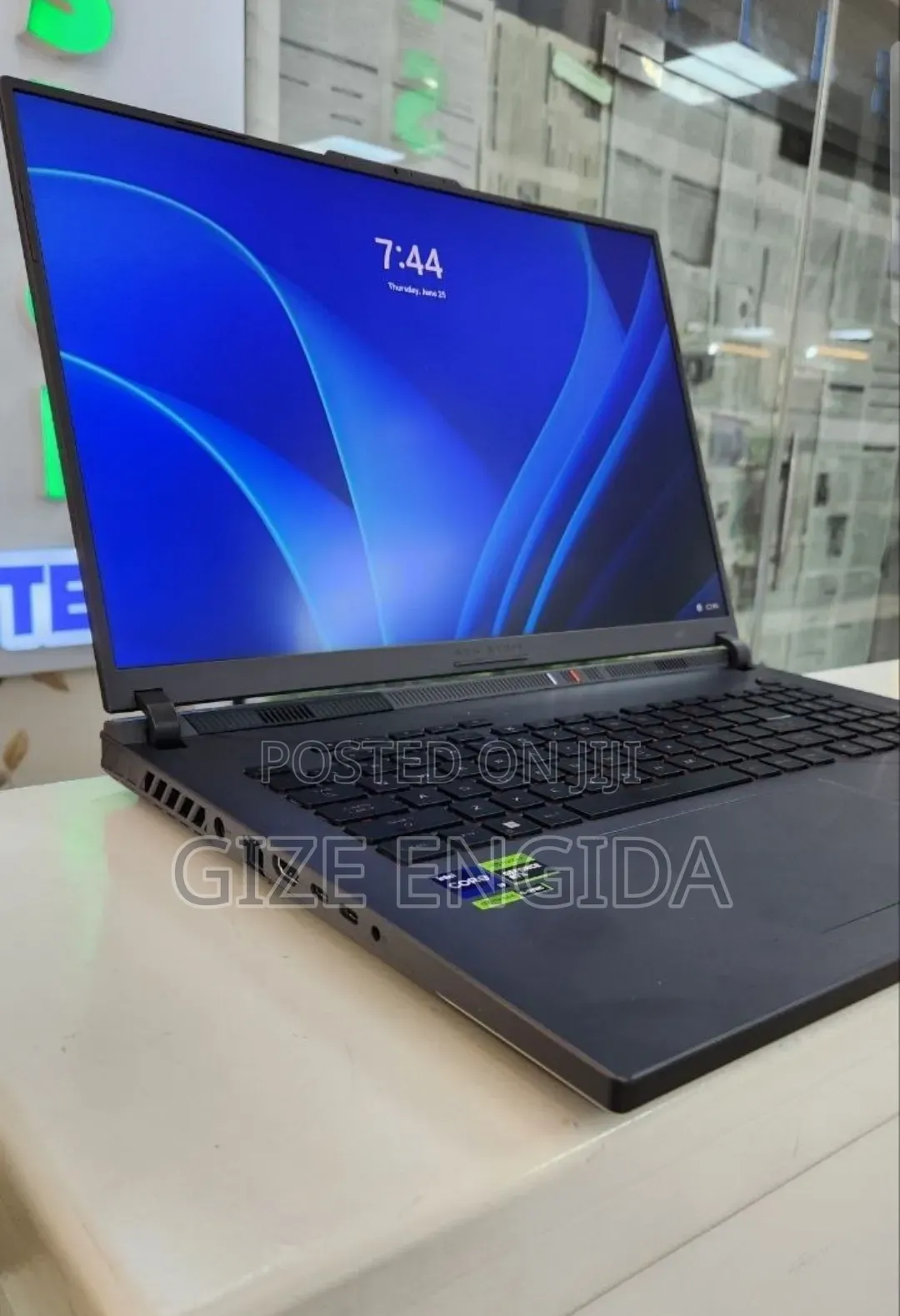 New Laptop Asus ROG GX800VH 32GB Nvidia SSD 2T