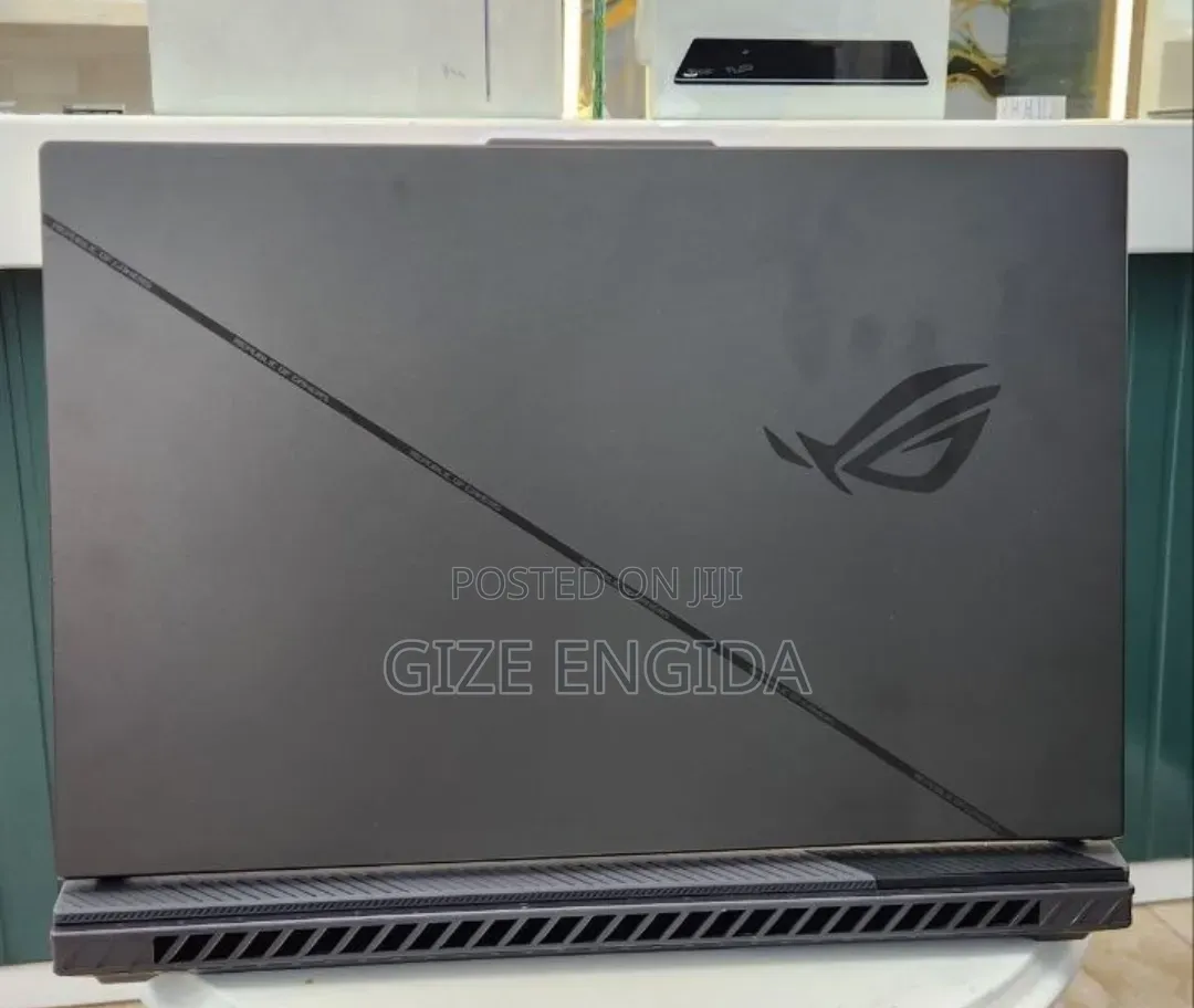 New Laptop Asus ROG GX800VH 32GB Nvidia SSD 2T