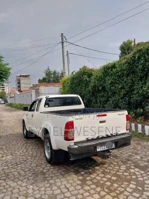 Toyota Hilux 2006 White