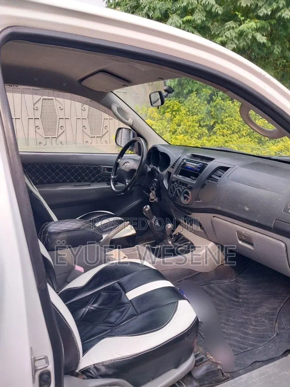Toyota Hilux 2006 White