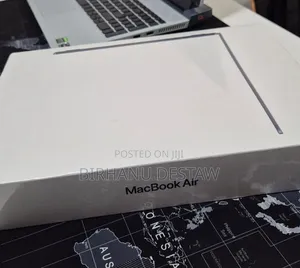 New Laptop Apple MacBook Air 2022 M2 8GB Apple M2 SSD 256GB
