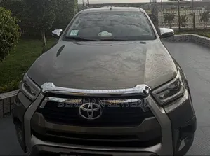 Toyota Hilux 2021 Green