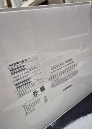 New Laptop Apple MacBook Air 2022 M2 8GB Apple M2 SSD 256GB