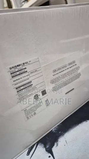 New Laptop Apple MacBook Air 2022 M2 8GB Apple M2 SSD 256GB