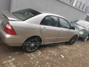 Toyota Corolla 2005 Gold