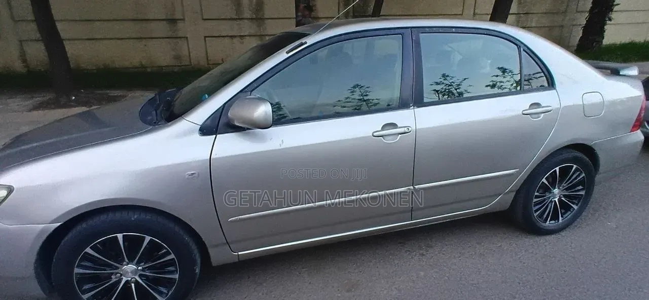 Toyota Corolla 2005 Gold