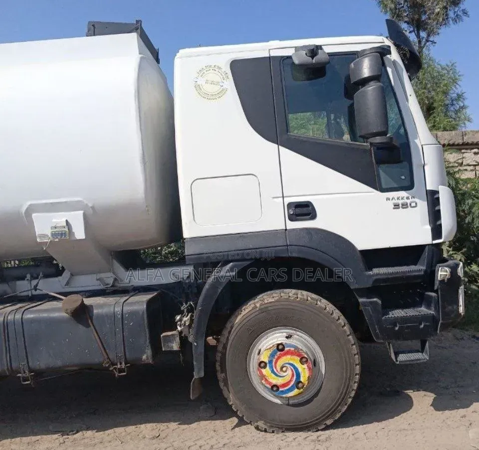 2010 Iveco ኦባማ ቦቴ ከነተሳቢው 41ሺ ታርጋ