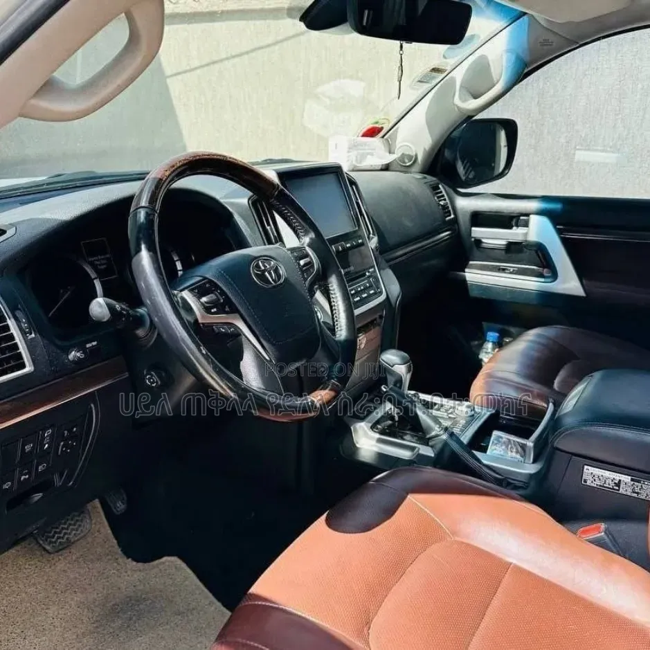 Toyota Land Cruiser 2020 Off white
