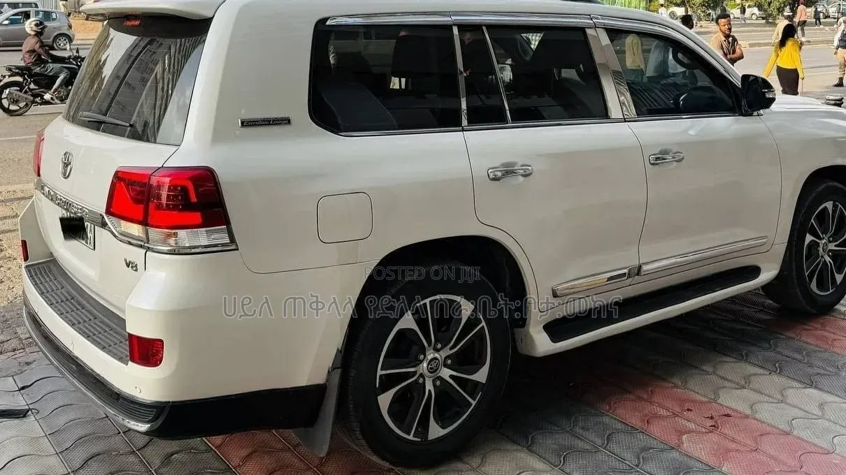 Toyota Land Cruiser 2020 Off white