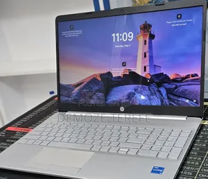 New Laptop HP Stream Notebook 8GB Intel Core i5 HDD 1T