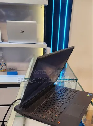 New Laptop Dell 16GB Intel Core i7 SSD 512GB