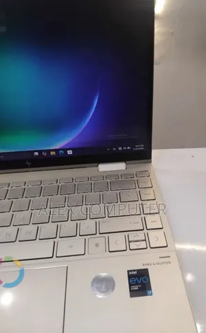 New Laptop HP Envy X360 8GB Intel Core i7 SSD 512GB