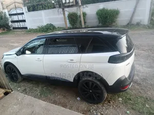 Peugeot 5008 2022 White